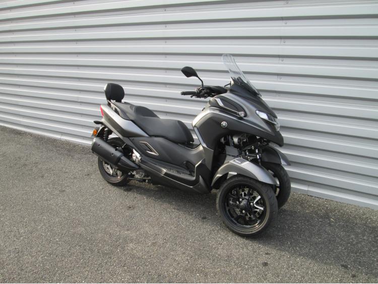 YAMAHA TRICITY 300