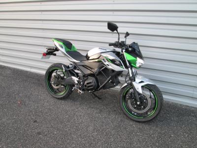 KAWASAKI Ze-1
