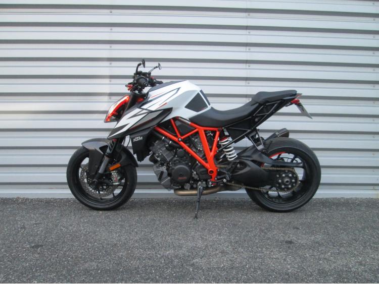 KTM 1290 SUPER DUKE R