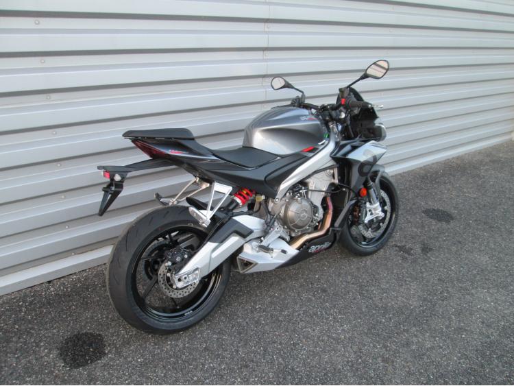 APRILIA TUONO 660