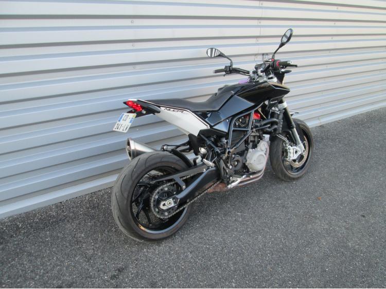 HUSQVARNA NUDA 900