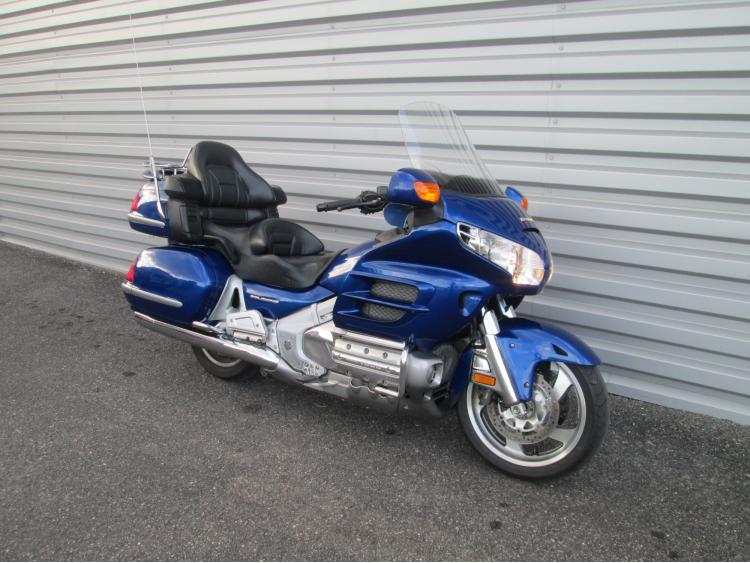 HONDA GL1800 GOLDWING